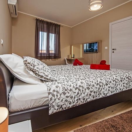 Apartment Panoss Rovinj Bagian luar foto